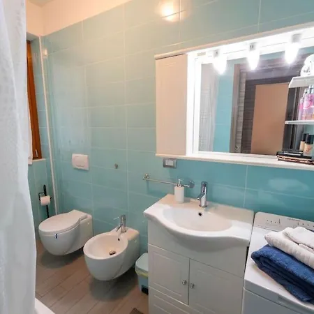 Apartment Casa May- Terrace, Lake View - Wifi - Parking