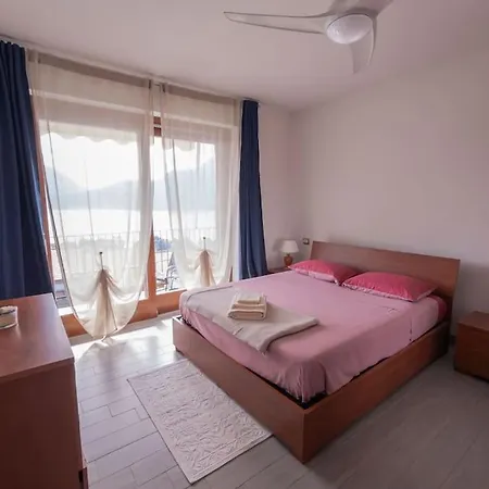 Apartment Casa May- Terrace, Lake View - Wifi - Parking *